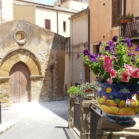 Ferienwohnung La Bifora Sciacca Zimmer foto